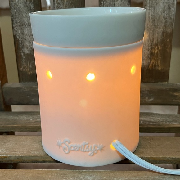 Scentsy Warmer Tilia Tree #1 - Picture 4 of 7